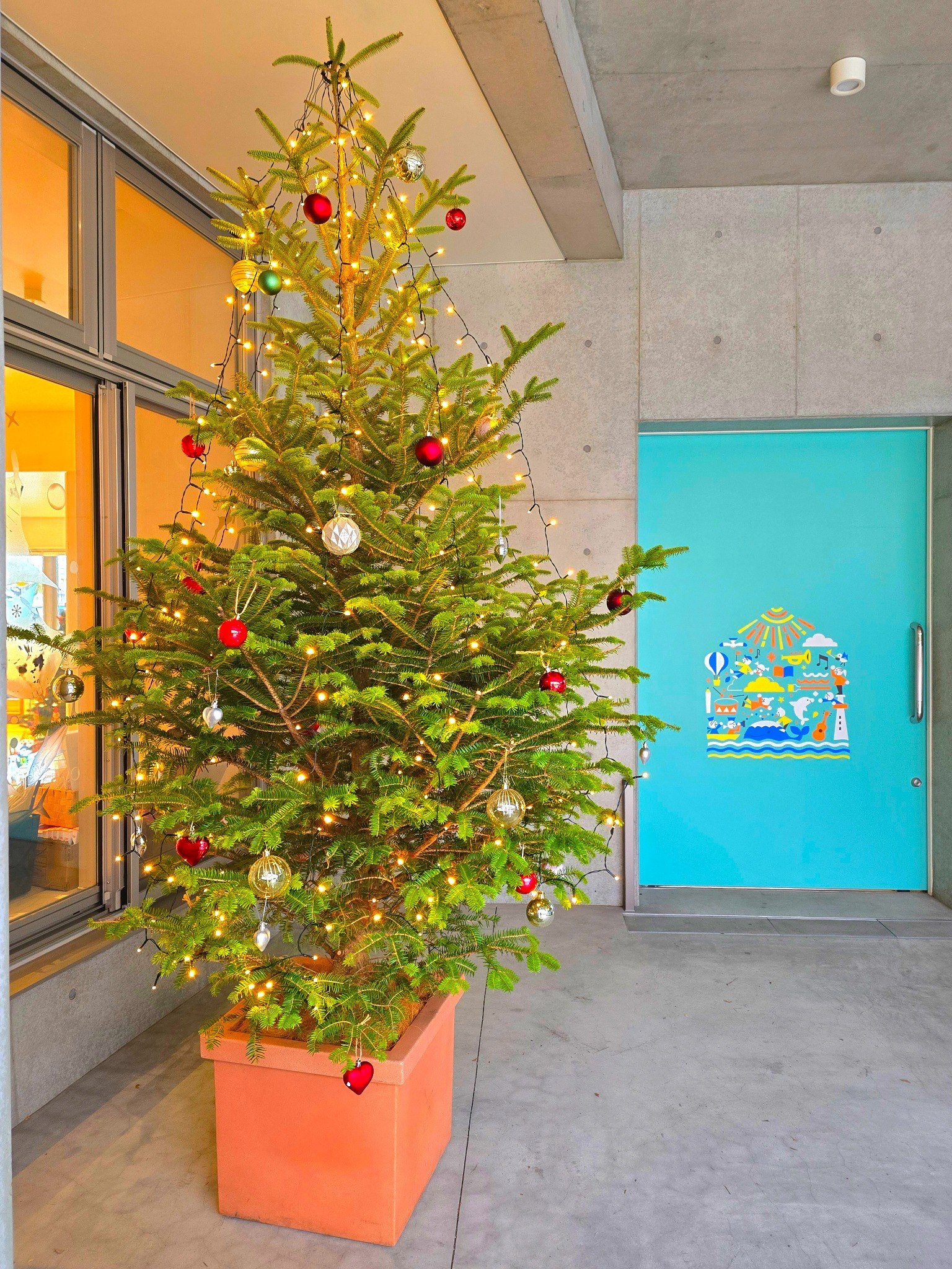 清掃・事務作業、クリスマス会準備等